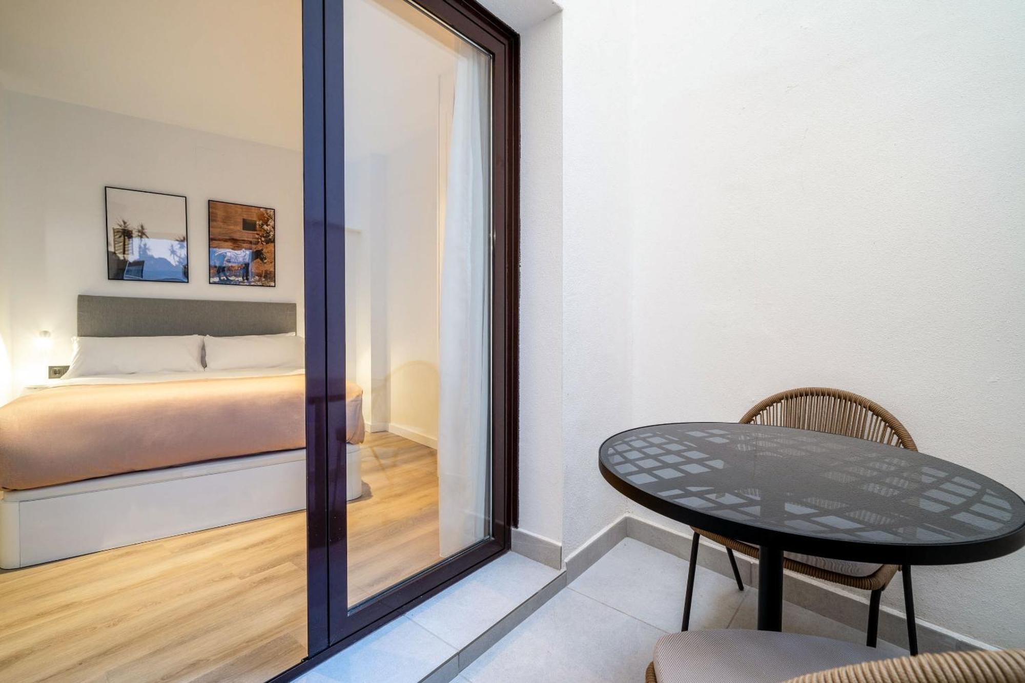Limehome Malaga Calle Victoria Kültér fotó