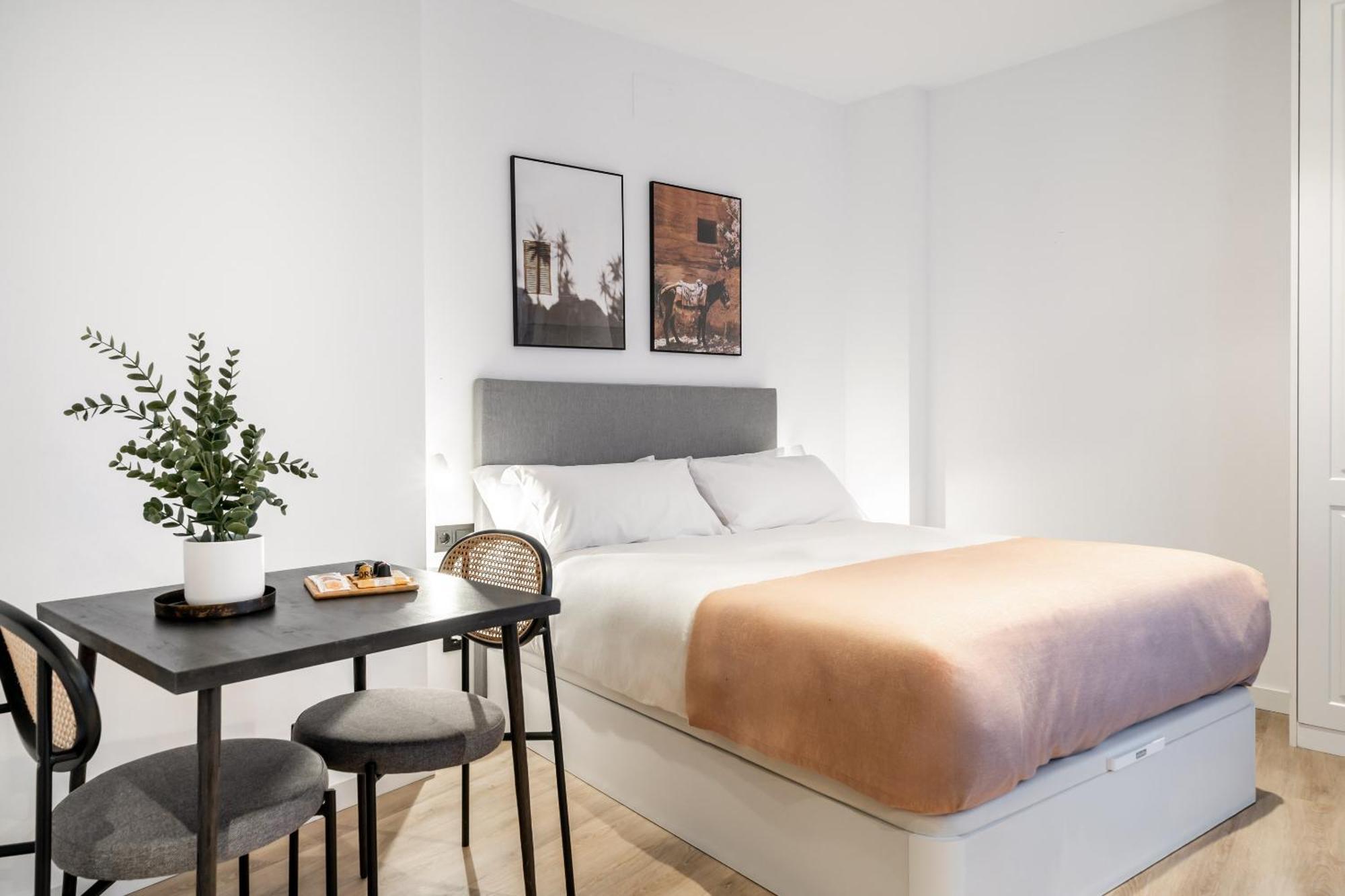 Limehome Malaga Calle Victoria Kültér fotó