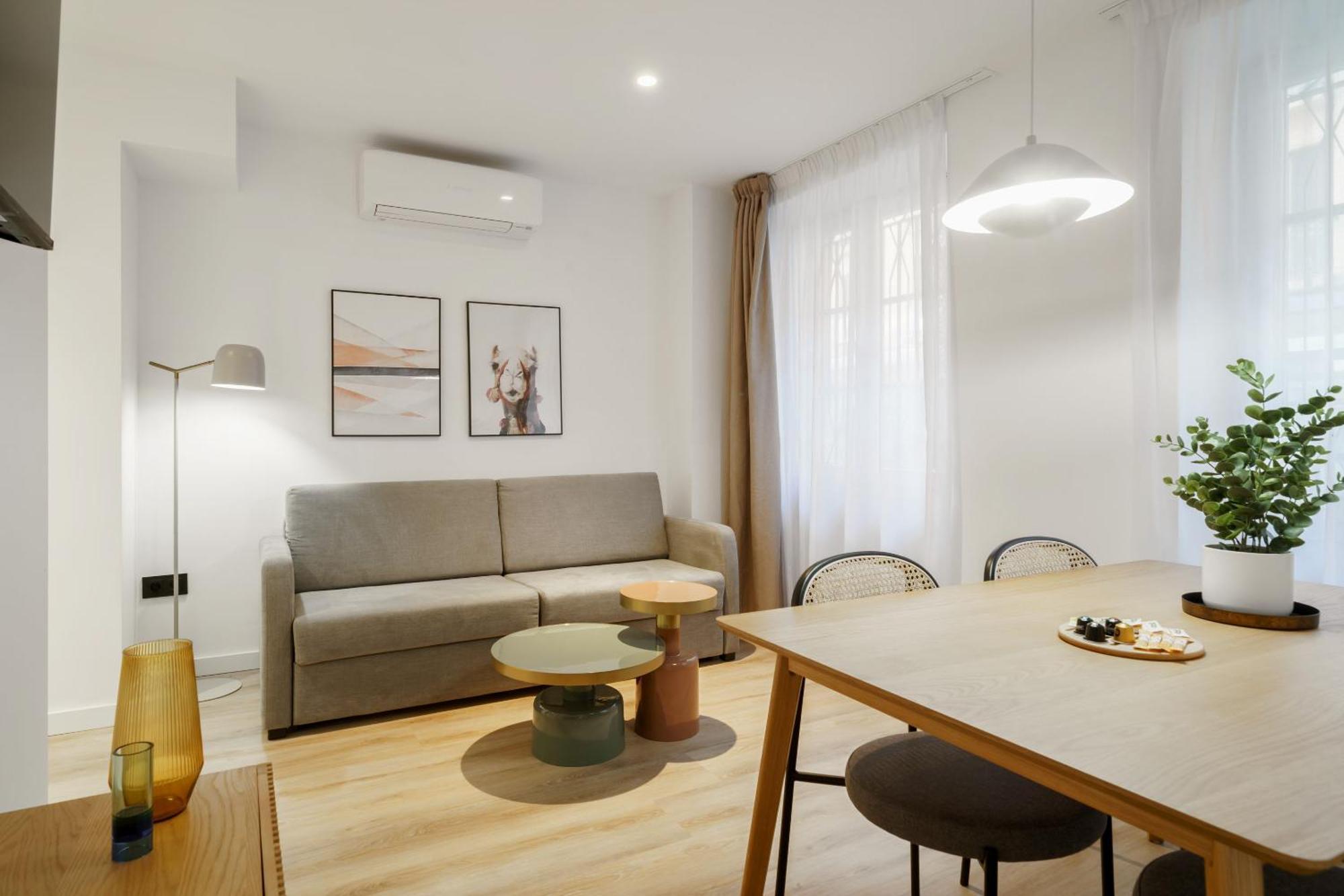 Limehome Malaga Calle Victoria Kültér fotó