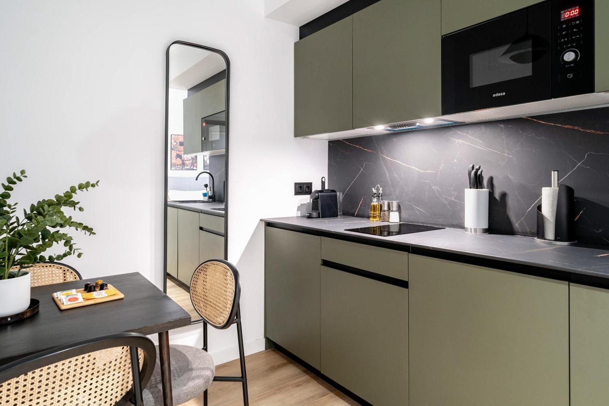 Limehome Malaga Calle Victoria Kültér fotó