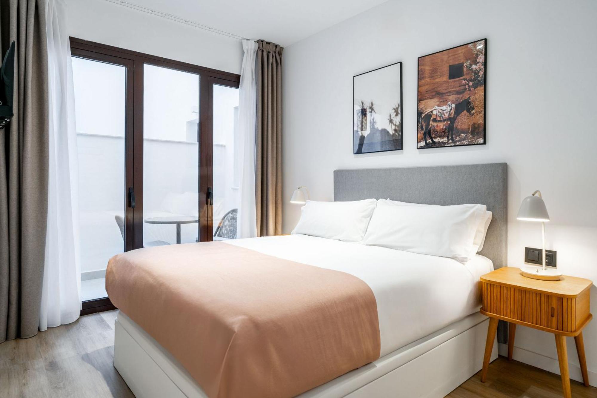 Limehome Malaga Calle Victoria Kültér fotó