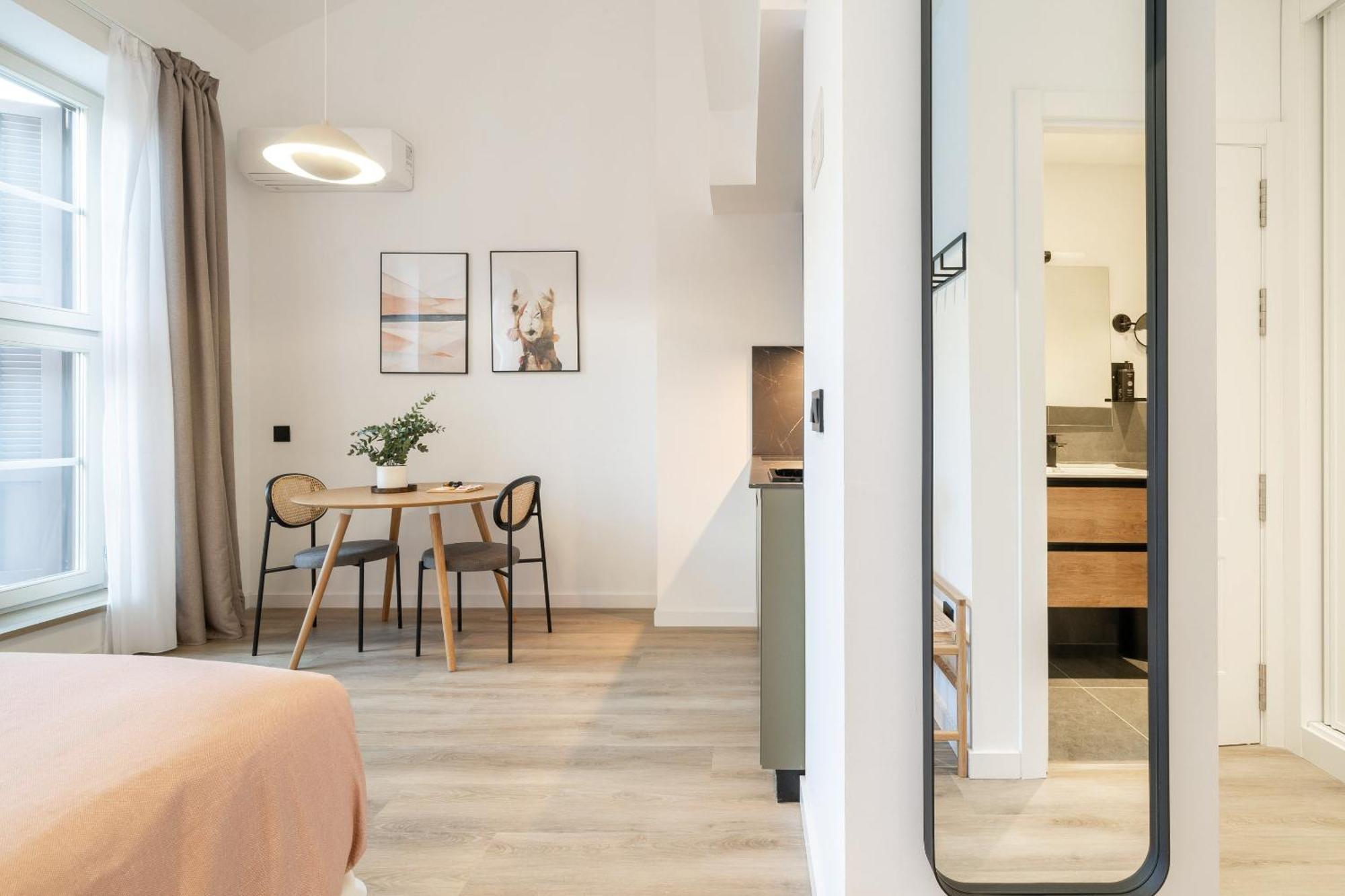 Limehome Malaga Calle Victoria Kültér fotó