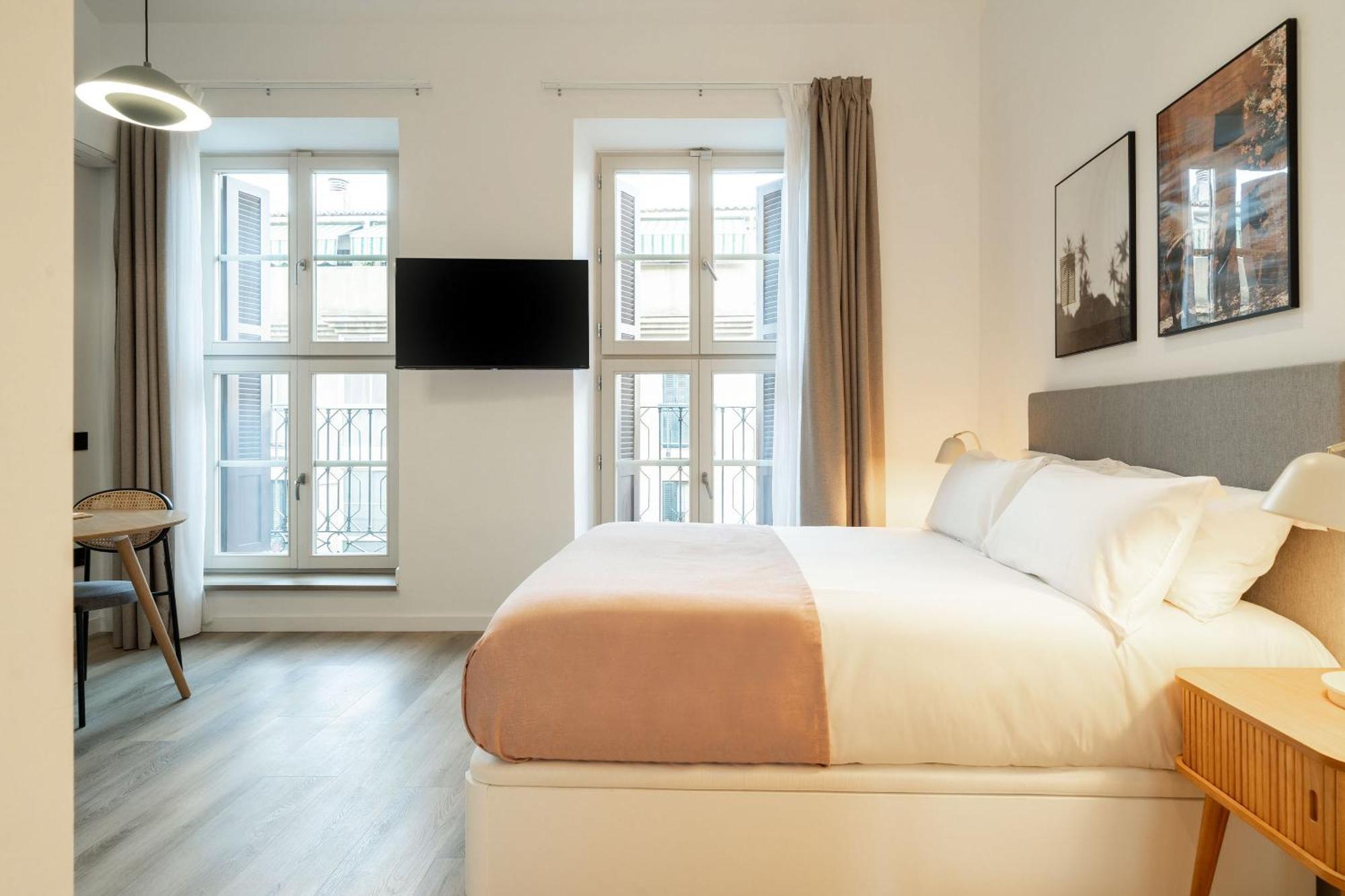 Limehome Malaga Calle Victoria Kültér fotó