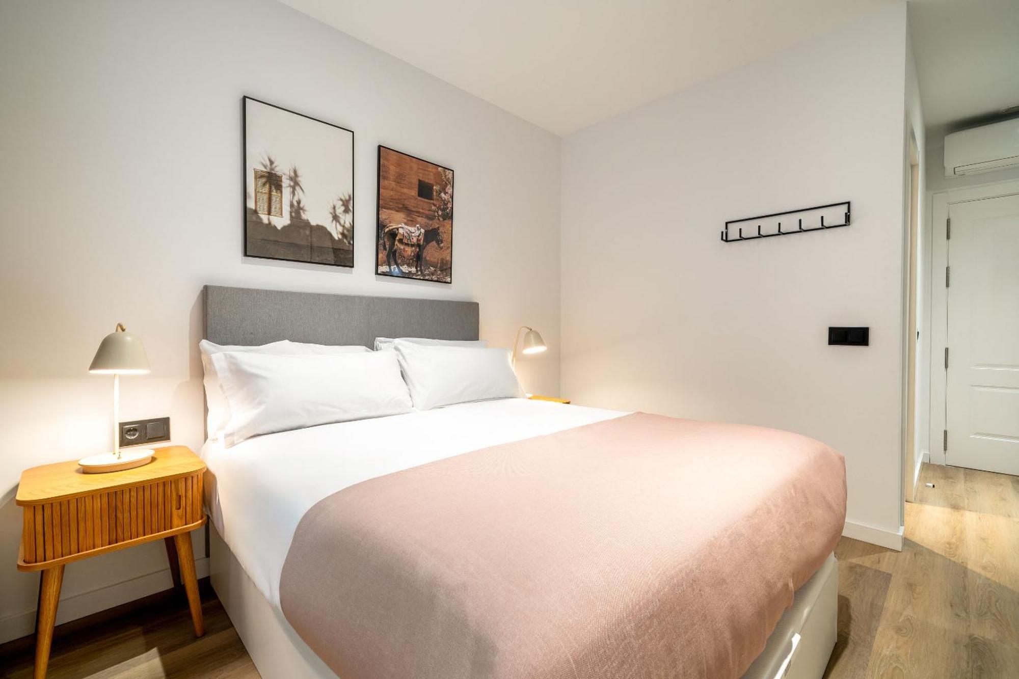 Limehome Malaga Calle Victoria Kültér fotó