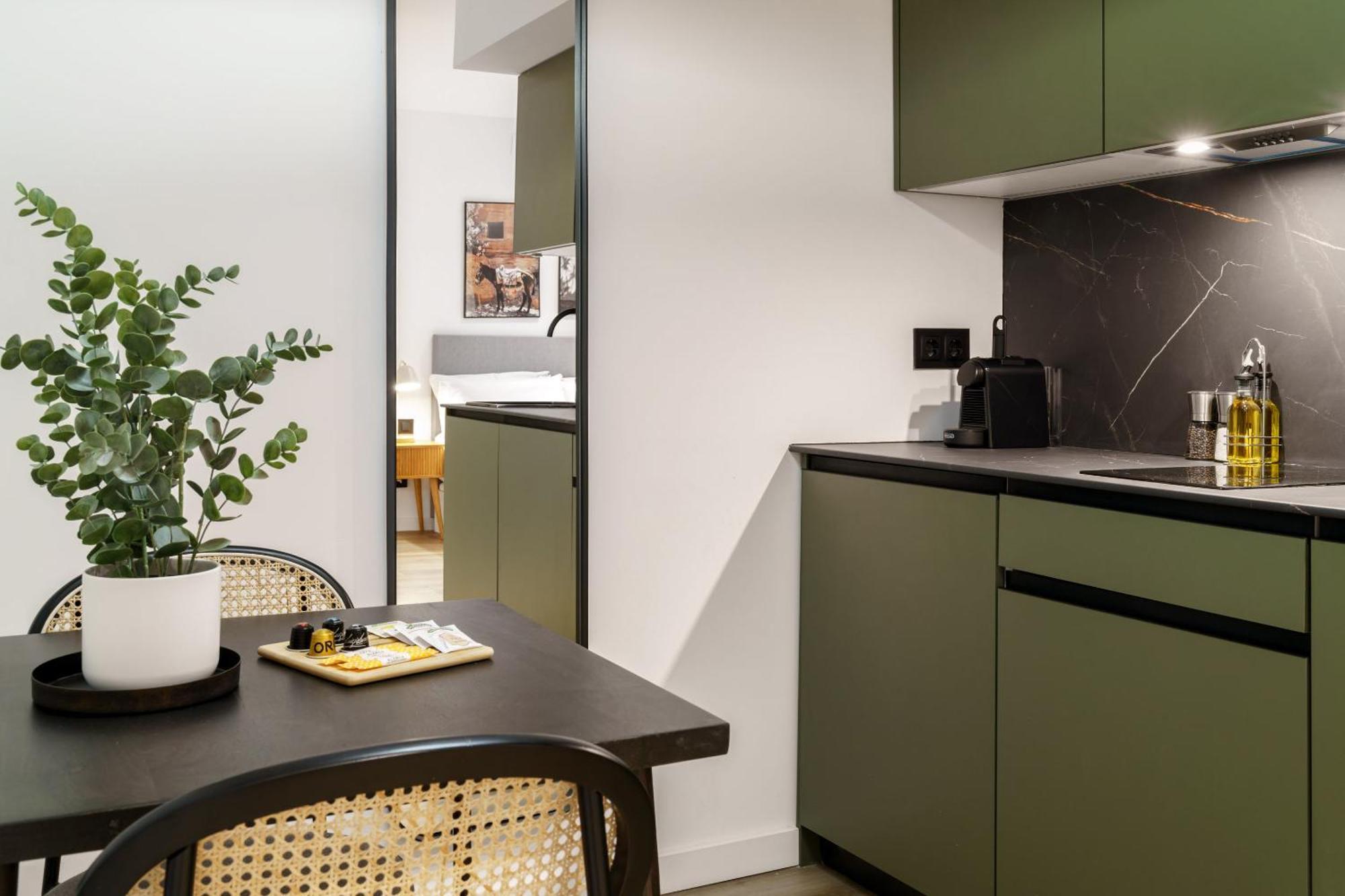 Limehome Malaga Calle Victoria Kültér fotó